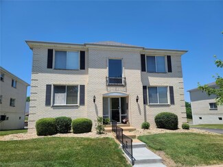 12587 Chardin Place Unit 1, Saint Louis, MO 63128