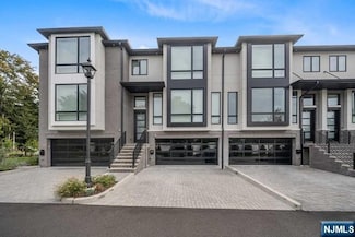 779 Paramus Rd Unit 2, Paramus, NJ 07652