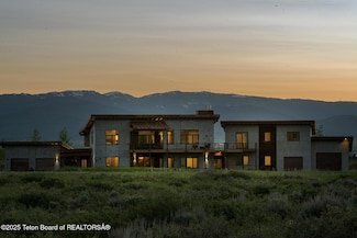 3139 Slinger Ct, Driggs, ID 83422