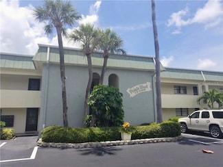 12000 Capri Cir S Unit 16, Treasure Island, FL 33706