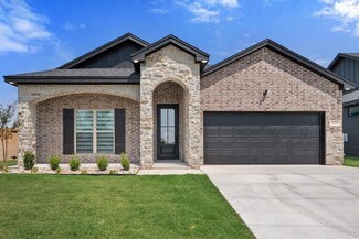 620 E 15th St, Wolfforth, TX 79382