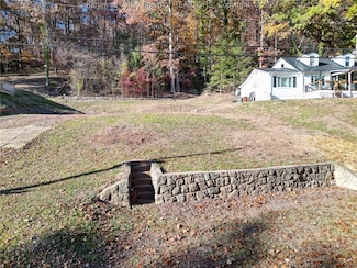 105 Lake Shore Dr, Cross Lanes, WV 25313