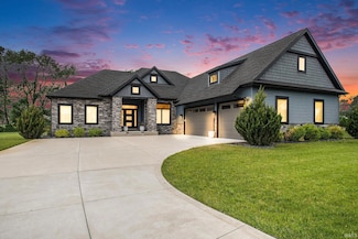 51601 Salem Meadows Dr, Granger, IN 46530