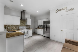 1064 Hampton Cir Unit 54, Naples, FL 34105