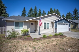 701 Myers St SE, Rainier, WA 98576