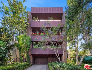 455 N Oakhurst Dr Unit 3, Beverly Hills, CA 90210