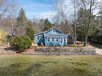 10 Glenwood Rd, Pembroke, MA 02359