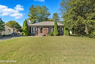 6905 Village Green Blvd, Pewee Valley, KY 40056