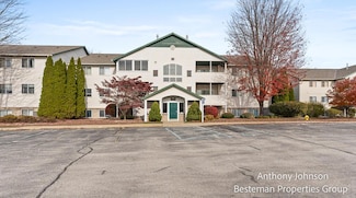 5821 Crosswinds Dr Unit BOX21, Norton Shores, MI 49444