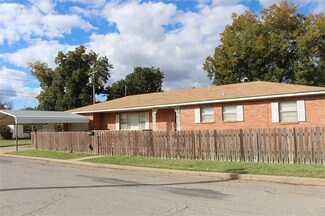 225 E Harrison St, Mangum, OK 73554