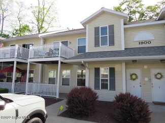 1906 Cambridge Manor Dr, Schenectady, NY 12302