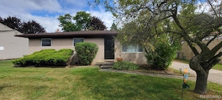 18144 N Oak Dr, Clinton Township, MI 48038
