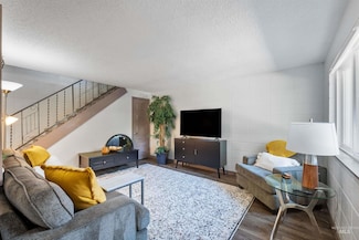 946 S Curtis Rd, Boise, ID 83705