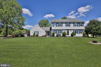 5823 Belmont Manor Dr, Pipersville, PA 18947