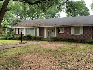 402 Laurel St, McComb, MS 39648