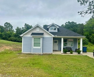 442 Weatherly St, Ramseur, NC 27316
