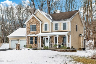 14 Sarah Ct, Albany, NY 12205