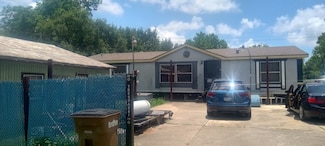 3012 Bank St, Dickinson, TX 77539