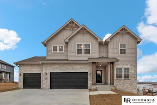12356 Elk Ridge Cir, Papillion, NE 68046