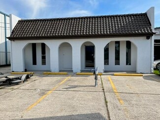 2813 E Judge Perez Dr, Meraux, LA 70075