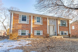 2004 Ruck Ln, Jeffersonville, IN 47130
