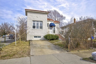 720 Franklin Blvd, Long Beach, NY 11561