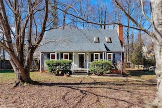 2402 Den Bark Cir, North Chesterfield, VA 23235