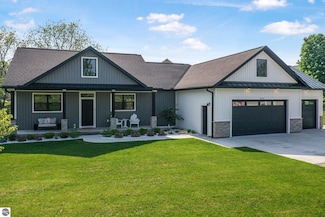 3685 Falconhurst Dr, Traverse City, MI 49685