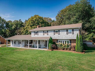 5633 Byerson Dr, Newburgh, IN 47630