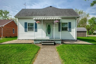 702 E Broad St, Raymond, IL 62560
