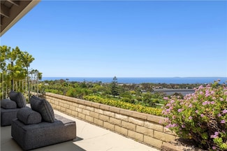 31 Carmel Bay Dr, Corona Del Mar, CA 92625