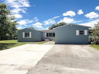 1097 Palmetto Rd, Haverhill, FL 33417