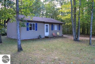 4653 N Reynolds Rd, Lake Ann, MI 49650