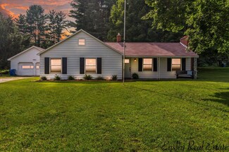 5463 Division Ave N, Comstock Park, MI 49321