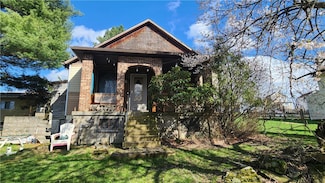 922 36th St, Vandergrift, PA 15690