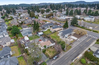 2416 NE 16th St, Renton, WA 98056