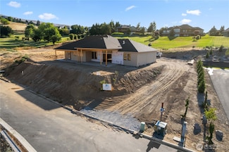 3777 Lucy Ln, Wenatchee, WA 98801