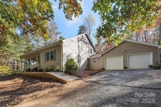 390 Hollow Wood Ln, Tryon, NC 28782
