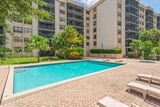 900 NE 195th St Unit 301, Miami, FL 33179