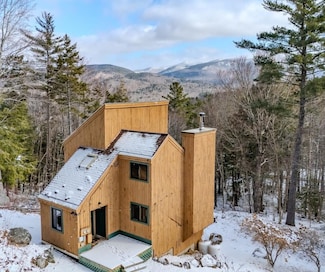 54 Pegwood Rd, Campton, NH 03223