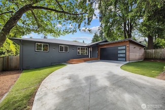 15922 84th Ave NE, Kenmore, WA 98028