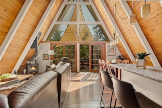 215 Chippewa Ln, Lake Arrowhead, CA 92352