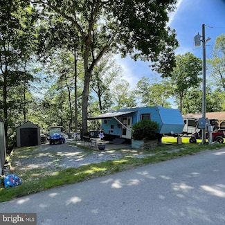 78-74 Boo Blvd, Falling Waters, WV 25419