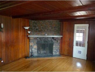 31 Circuit Ave, Wareham, MA 02571