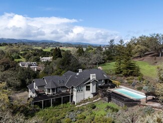 13735 Paseo Del Roble Dr, Los Altos Hills, CA 94022