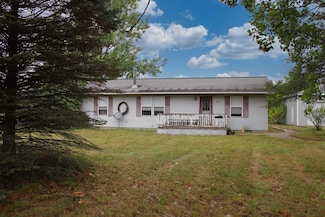 2925 E Cranberry Lake Rd, Harrison, MI 48625