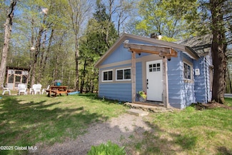 433 Lake Desolation Rd, Middle Grove, NY 12850