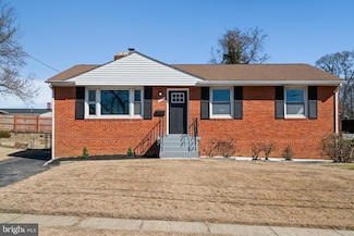 312 Brockton Rd, Oxon Hill, MD 20745