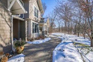 22 N Oaks Rd, Saint Paul, MN 55127