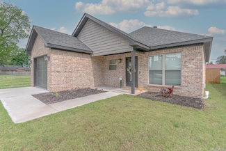 538 Maple St, Trumann, AR 72472